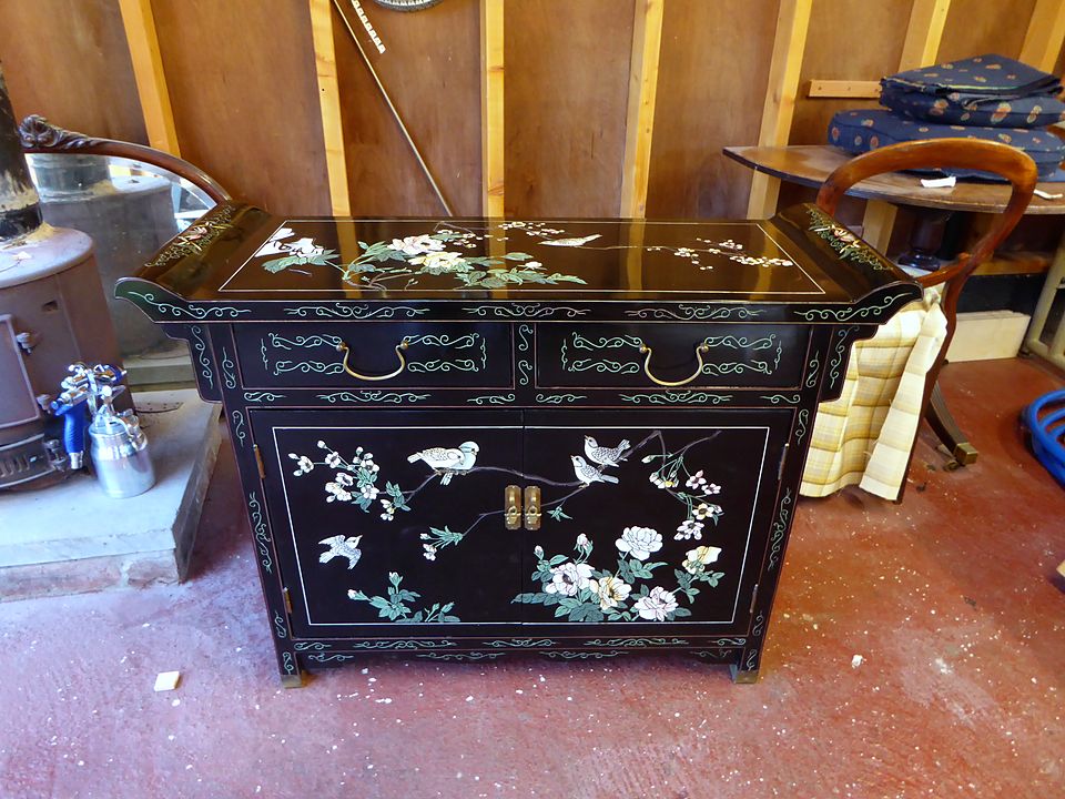 Black lacquer cabinet, after